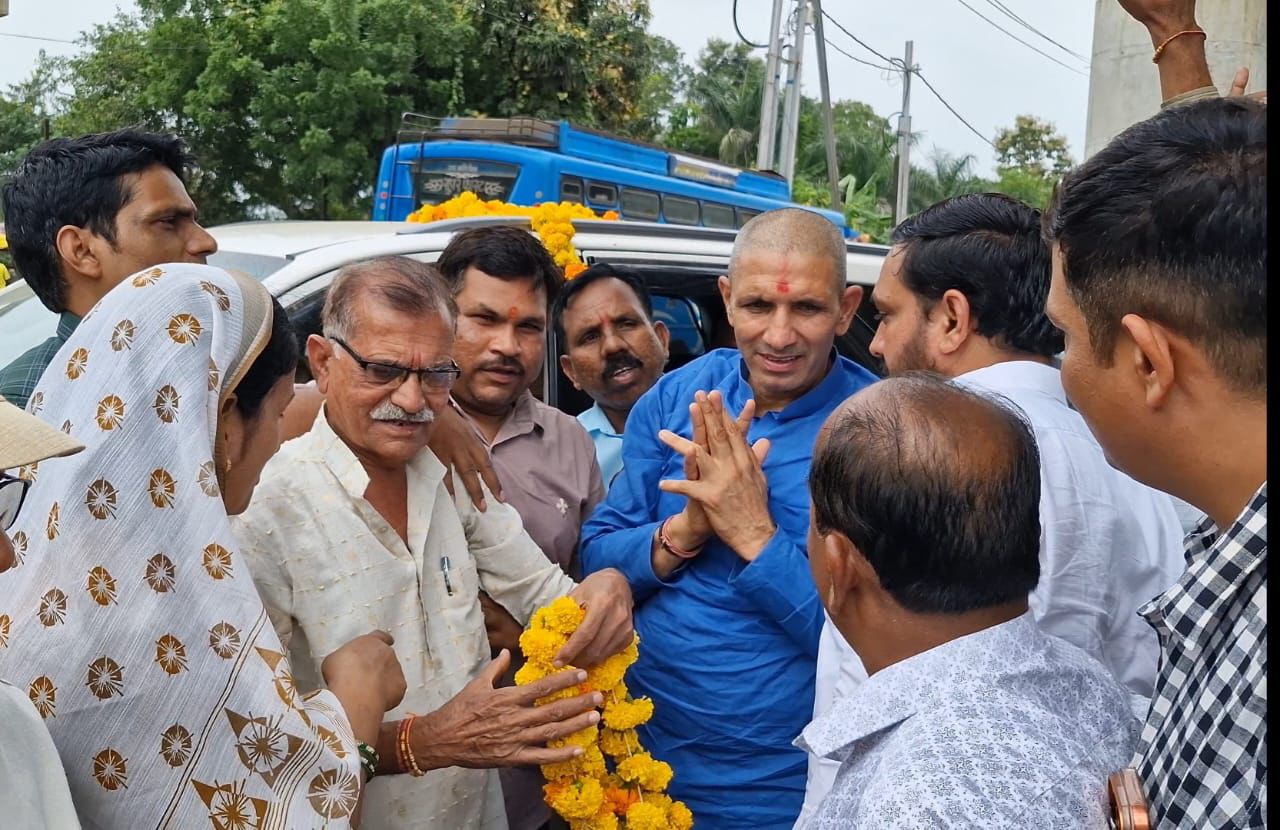 जितू पटवारी के स्वागत में उमड़ा कांग्रेस का जोश, कार्यकर्ताओं ने गर्मजोशी से किया अभिनंदन